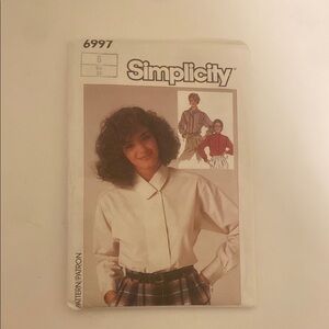 Simplicity Pattern - White and Plaid Design